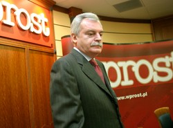 Szef "Wprost": Oto moja teczka z SB