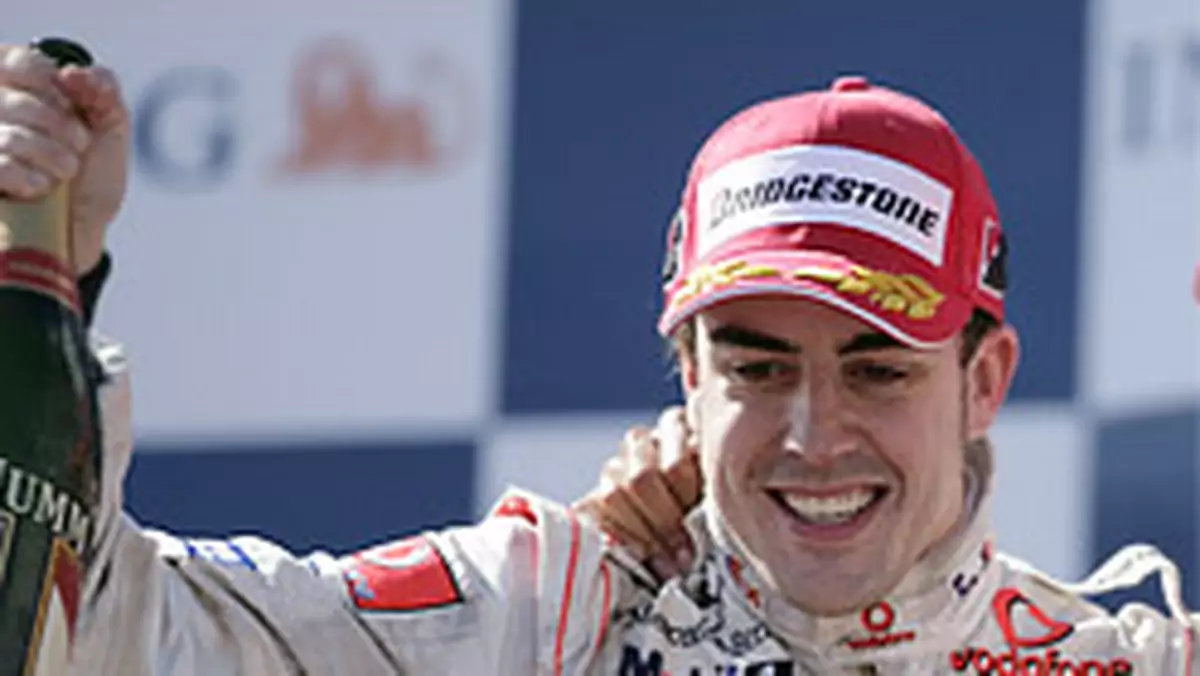 Grand Prix Europy 2007: Heidfeld zderzył się z Kubicą. Ulewa przerwała wyścig! Wygrał Alonso (na żywo)