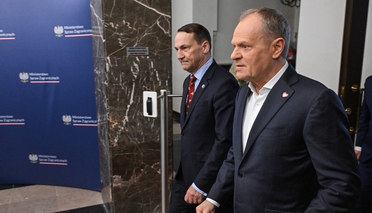 Premier Tusk odpowiada na prezydenckie SAFE. Panowie, wokół jest wojna, nie ma czasu na polityczne gierki"