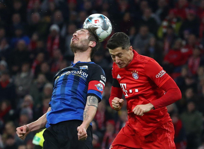 Robert Lewandowski strzelił dwa gole w meczu z Paderborn
