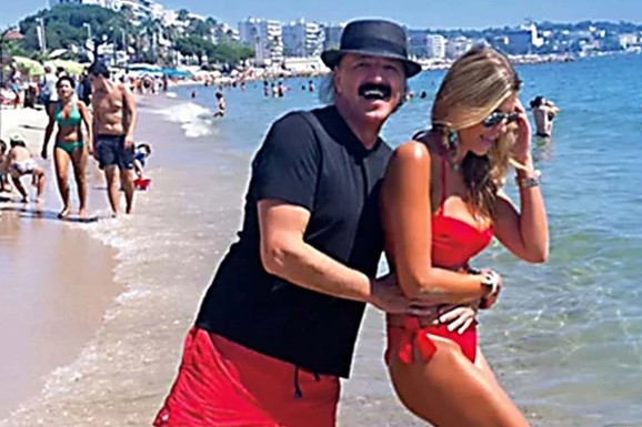 OD 110 KG DO TELA TOP MODELA U FERARI BIKINIJU Melina Džinović živi na tri kolača dnevno, ovako je uspela da smrša: Svi gledaju u njene noge i struk (FOTO)