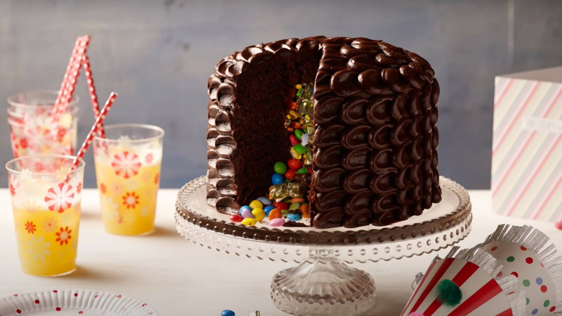 Pinjata čokoladna torta će biti zvezda svakog rođendana