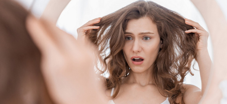 Eliksir zdrowia dla włosów zrobisz w domu. Zabieg u fryzjera kosztuje kilkaset zł