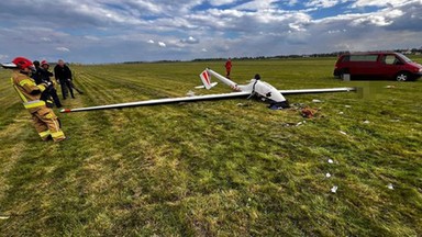 Szybowiec nagle runął na ziemię. Pilot z poważnymi obrażeniami