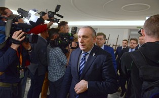 Wróbel: W objęciach Grzegorza Schetyny, znanego Pana Anakondy [FELIETON]