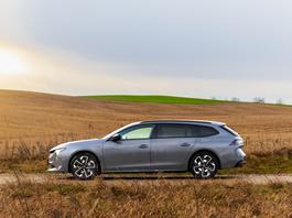 Peugeot 508 SW to piękne rodzinne kombi. W sam raz dla nowoczesnej rodziny