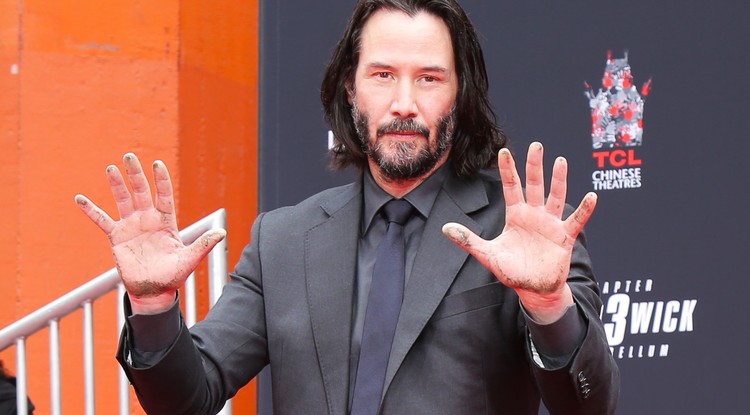 Keanu Reeves-t hatalmas megtiszteltetés érte.