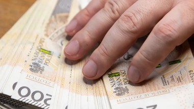 finansowa poduszka polaków rośnie. oszczędności wystrzeliły w górę