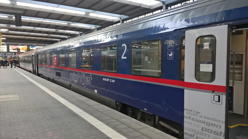 Nocny pociąg Niightjet z Wiednia do Rzymu Podróż odbywa się w komfortowych warunkach Do wyboru są wagony z miejscami do siedzenia, kuszetki, oraz sypialne