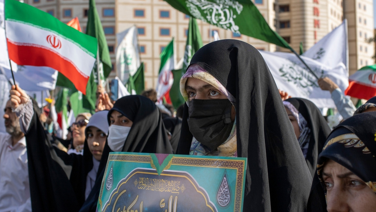 Władze Iranu rozważają zmiany w prawie nakazującym noszenie hidżabu