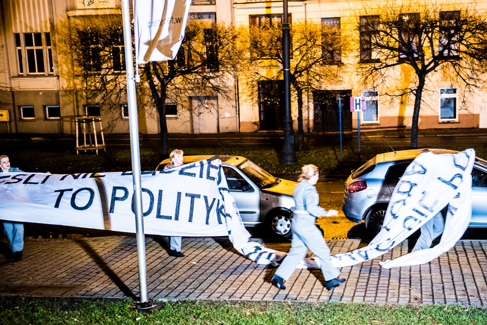 "Żony stanu, dziwki rewolucji, a może i uczone białogłowy": spektakl w Teatrze Polskim w Bydgoszczy