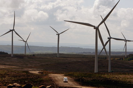 Ilu turbin wiatrowych potrzeba, by zasilić całą planetę