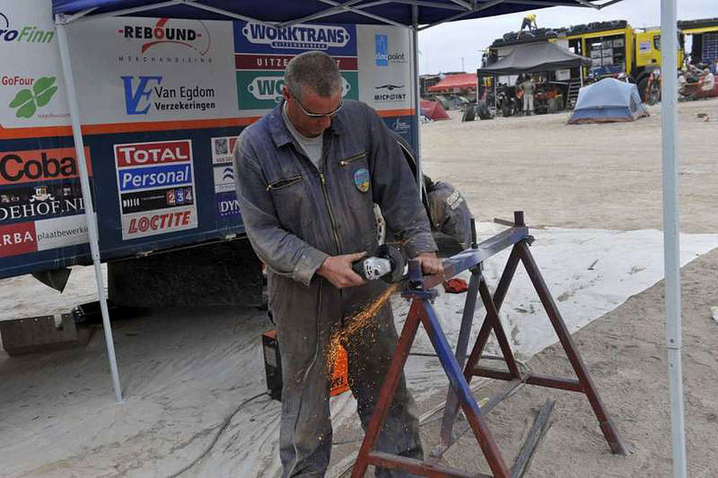 Rajd Dakar 2010: Przygoński goni najlepszych, pech Hołowczyca (9. etap na żywo, wyniki, foto)