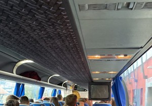 Osmaci OŠ "Nada Matić" u autobusima kojima nisu otišli na ekskurziju