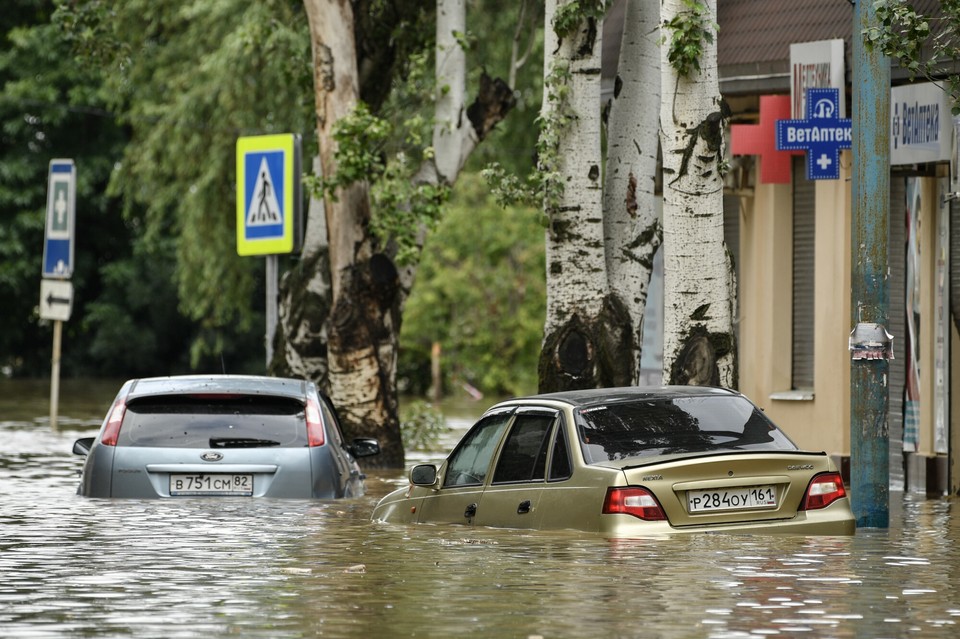 Jałta i Kercz podtopione po ulewach