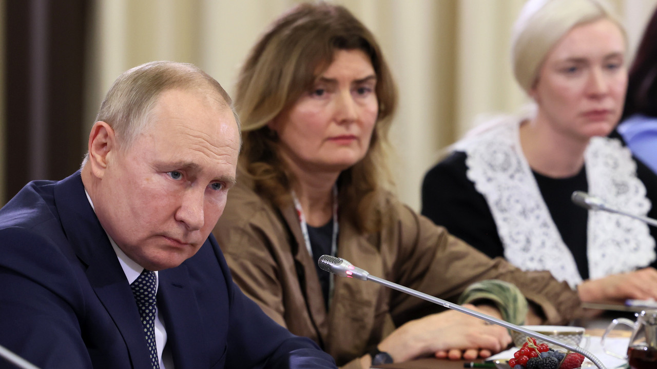 Spotkanie ustawione. Putin nie miał odwagi spotkać się z matkami poległych