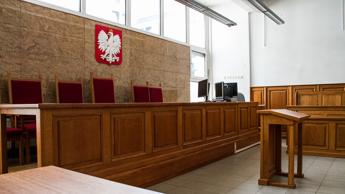 Dwaj mężczyźni spod Olsztynka oskarżeni o usiłowanie zabicia psa Barego, połączone ze szczególnym okrucieństwem, będą mieć sądowy proces. Wniosek o dobrowolne poddanie się karze więzienia z warunkowym zawieszeniem sąd w Olsztynie dziś oddalił.