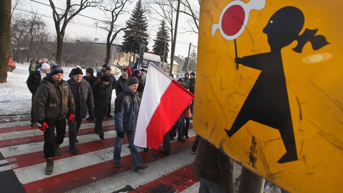 ŁÓDŹ RODZICE PRTOTESTUJĄ PRZECIWKO LIKWIDACJI SZKOŁY