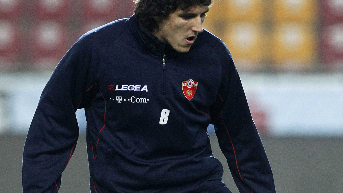 Fiorentina przez najbliższe dwa tygodnie będzie musiała sobie radzić bez kontuzjowanego Houssine'a Kharji. Pod znakiem zapytania przed niedzielnym meczem z Palermo stoi także występ Stevana Joveticia.