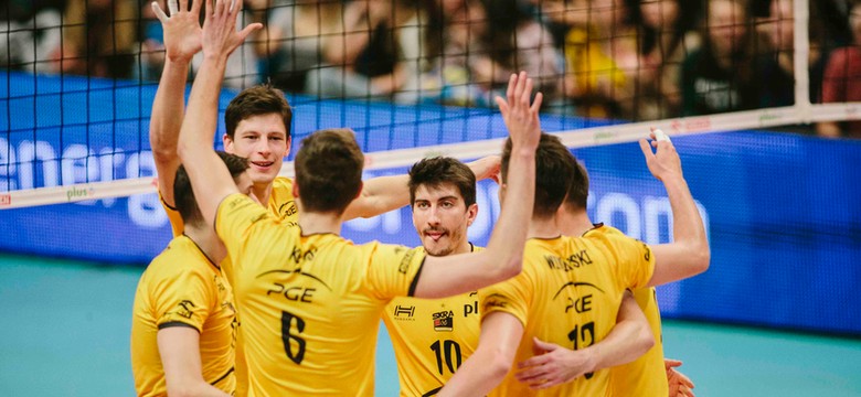 PlusLiga: PGE Skra Bełchatów ściga lidera, wielkie emocje w Katowicach