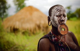 Śmiertelna moda: Od tysiącleci bycie modnym oznaczało niebezpieczeństwo