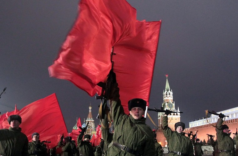 Historyczna parada na Placu Czerwonym