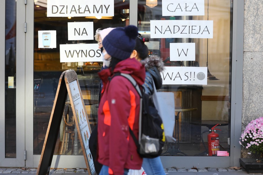 Kobiety prowadzące biznesy w Polsce już po raz drugi w tym roku muszą stawić czoła pandemii koronawirusa i obostrzeniom wprowadzonym przez rząd dla wielu branż. Jak sobie radzą?