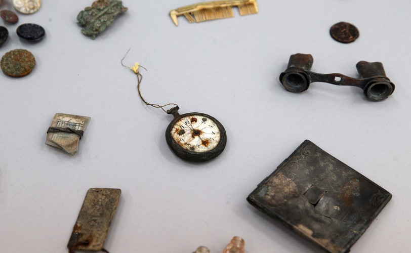 PRZEDMIOTY OFIAR OBOZU KONCENTRACYJNEGO AUSCHWITZ-BIRKENAU ODNALEZIONE