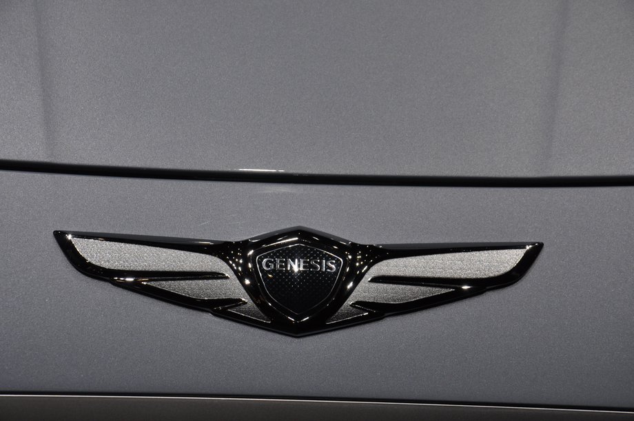 Dotychczas "Genesis" był obecny w gamie Hyundaia jako model sedana klasy premium. W listopadzie 2015 roku ogłoszono oficjalnie, że Genesis Motors staje się samodzielnym brandem. 