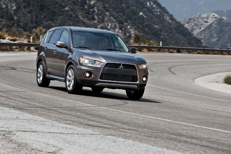 Mitsubishi Outlander - Kolejna generacja trafia do salonów