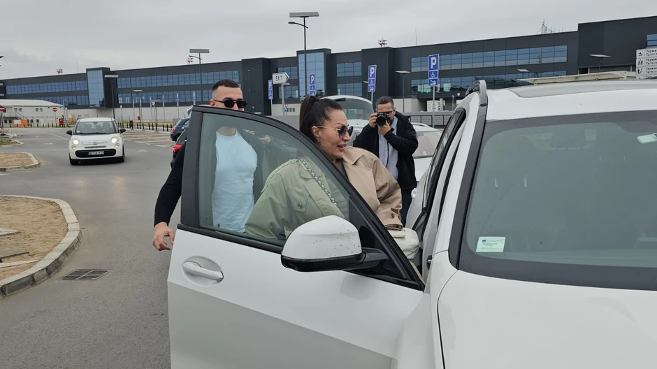Ceca Ražnatović na aerodromu