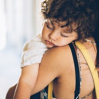 Nem alszik jól a kicsi? 5 tipp, hogy ne legyen küzdelem az esti altatás