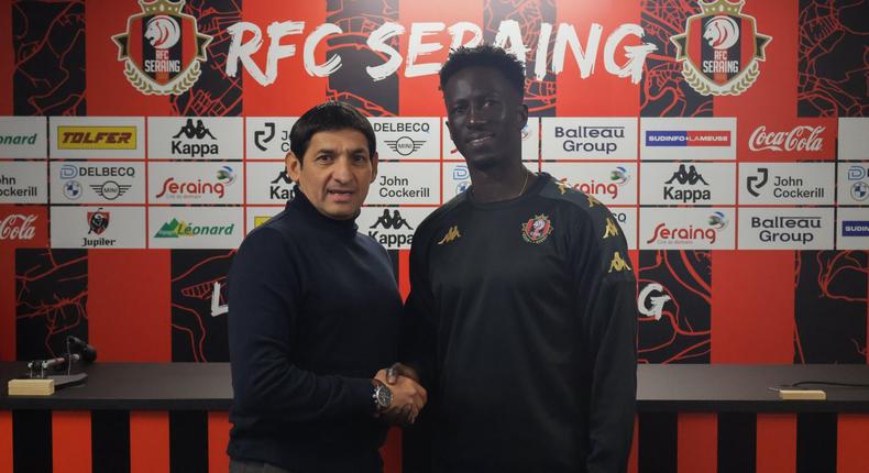 Signature contrat RFC Seraing et Mbaye Leye