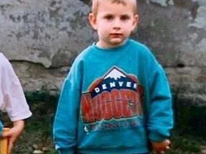 Dečak sa slike je danas bogat i slavan, a da nije ostavio reket ko zna šta bi bilo s Novakom