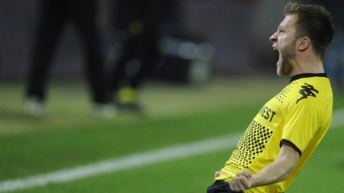 Borussia Dortmund wygrała w ostatniej kolejce z 1.FSV Mainz 05 2:1. Po meczu redaktorzy serwisu Goal.com uznali Jakuba Błaszczykowskiego za najlepszego, obok Shinjiego Kagawy, zawodnika BVB. Wysoko oceniono także Łukasza Piszczka. Na drugim biegunie znalazł się z kolei Robert Lewandowski.
