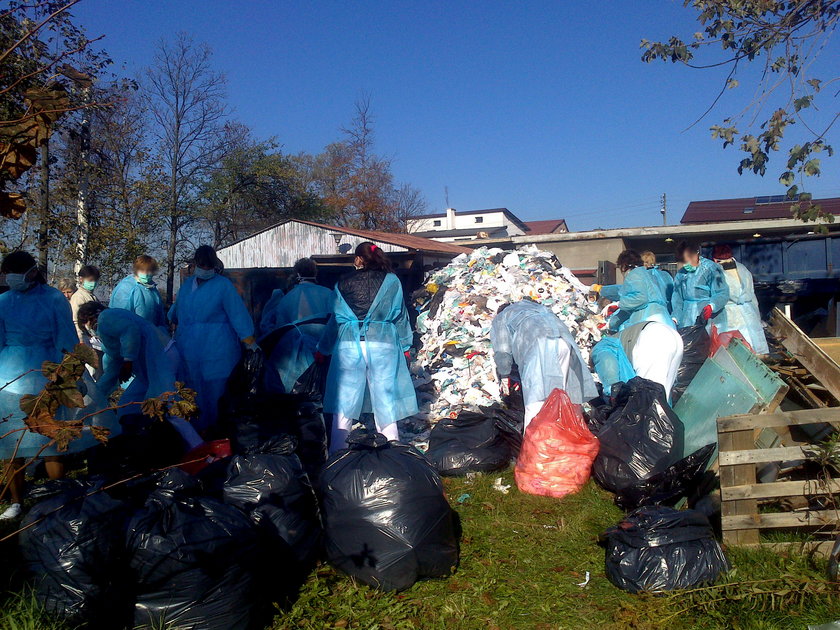 Pielęgniarki ze szpitala w Zawierciu, musiały segregować śmieci