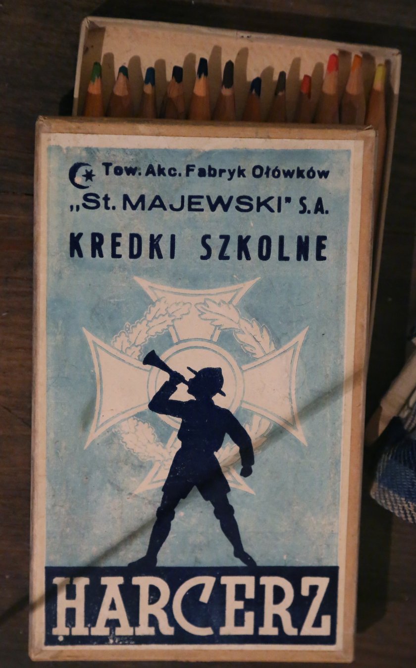 Co stało się z dzieckiem, które rysowało tymi kredkami?