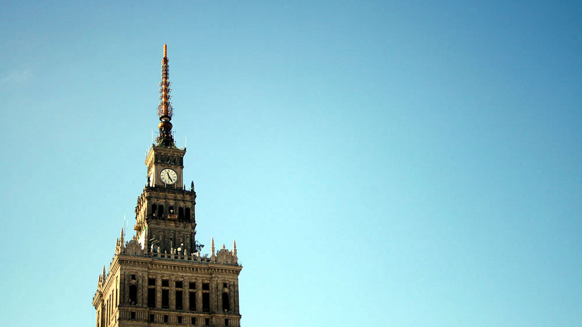 Pałac Kultury i Nauki wzniesiony w latach 1952-1955 według projektu rosyjskiego architekta Lwa Rudniewa jako dar ZSRR dla Warszawy. W chwili powstania był najwyższym budynkiem w Polsce i takim jest do dziś. Pałac jest także jednym z najwyższych budynków Europy.