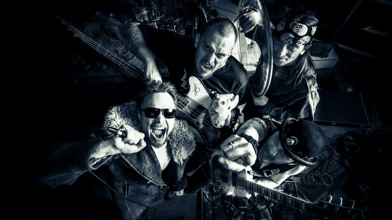 Grupa Wild Pig prezentuje swój pierwszy singiel "Hold On To Your Dreams", który zapowiada album zespołu "Greatest Hits".