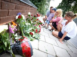 Hołd dla ofiar masakry w Norwegii