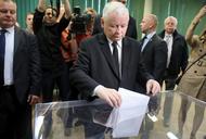 Jarosław Kaczyński oddający głos w wyborach do Parlamentu Europejskiego w 2019 r.