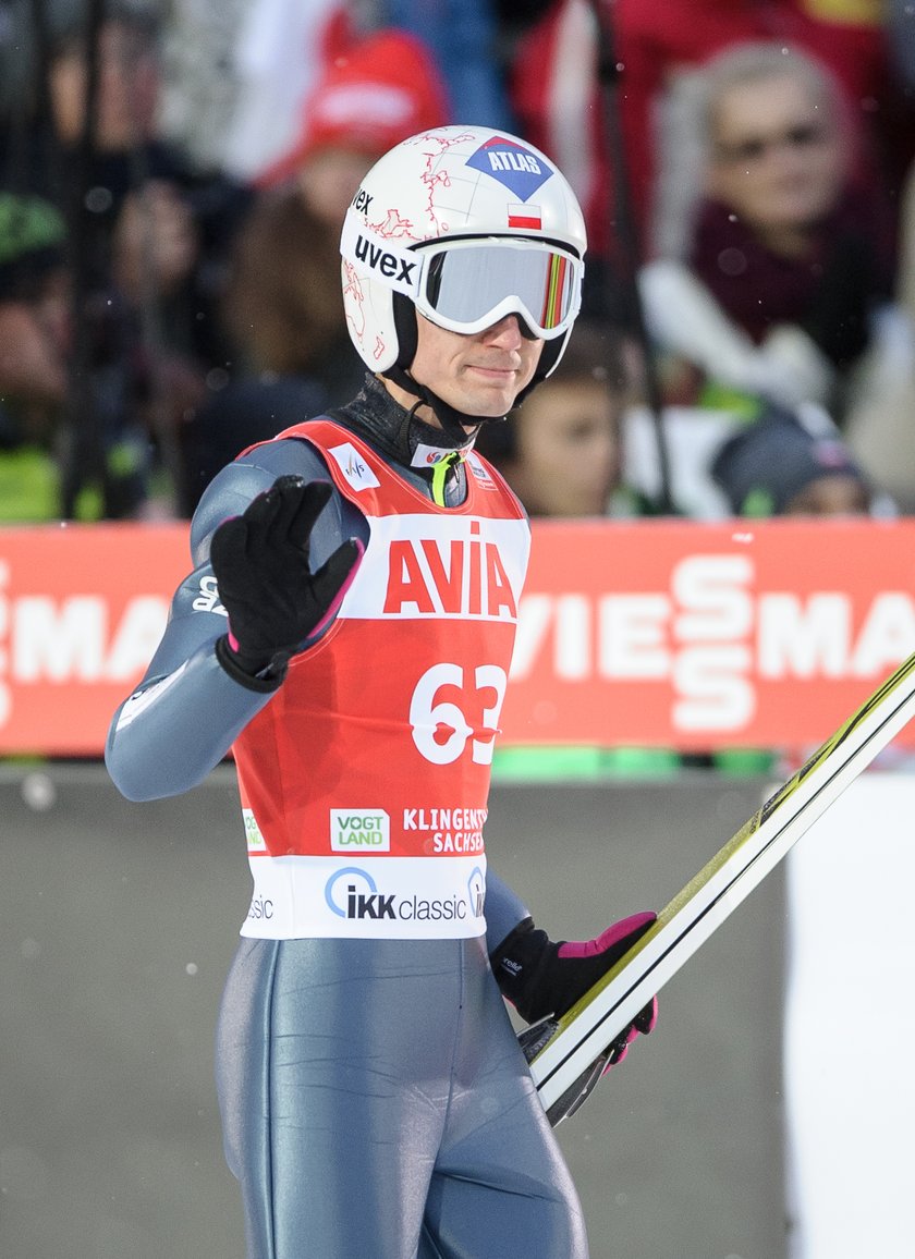 Kamil Stoch zajął drugie miejsce w kwalifikacjach do konkursu w Engelbergu. Poza nim w zawodach wystąpi pięciu innych polskich skoczków