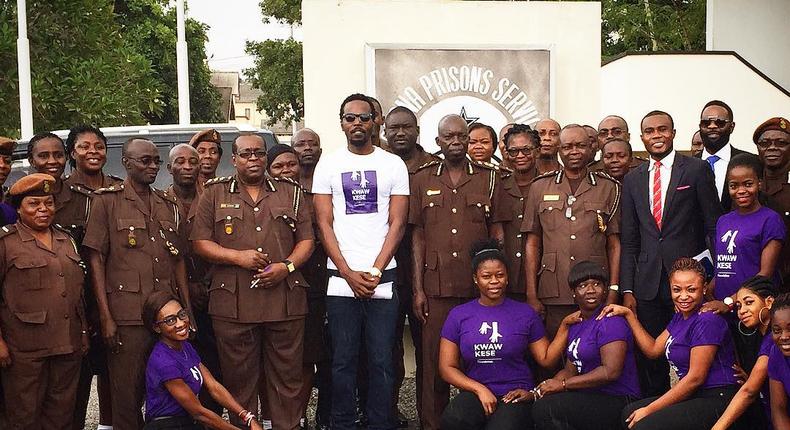 Kwaw Kese and officials of Ghana Prison Service