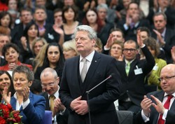 Pierwsza wizyta zagraniczna Gaucka. Wybierze Polskę?