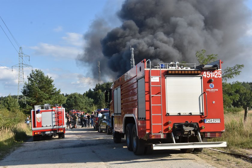 Pożar nielegalnego wysypiska śmieci w Jakubowie