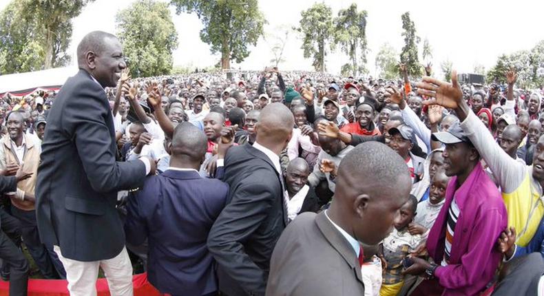 DP Ruto in Baringo on 02 Nov 2019. A woman fainted near an ambulance while waiting for DP Ruto to land but no help offered by the crew