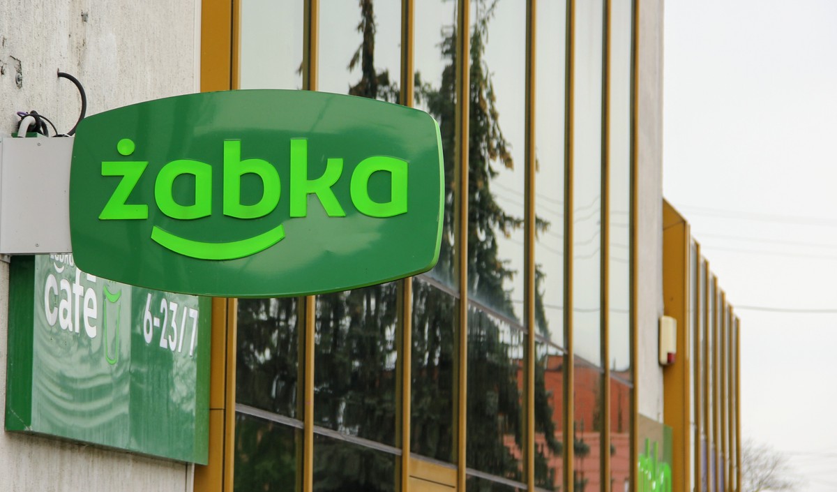 W jakich godzinach otwarta jest Żabka 3 maja? Godziny otwarcia