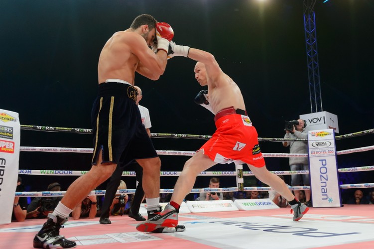 Włodarczyk pokonał Gevora w drodze po pas mistrza świata federacji IBF