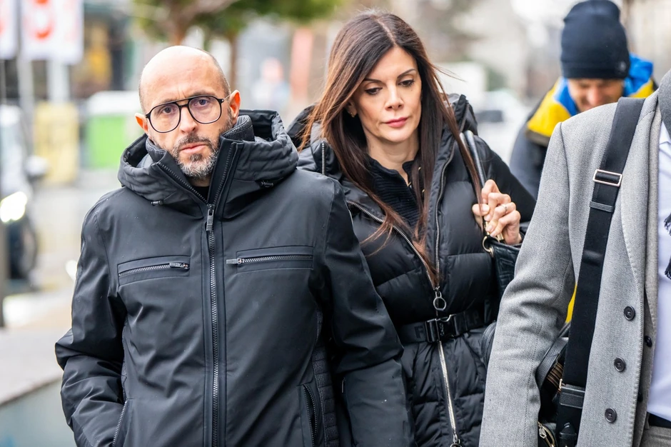 Vlasnik bara sa suprugom Džesikom