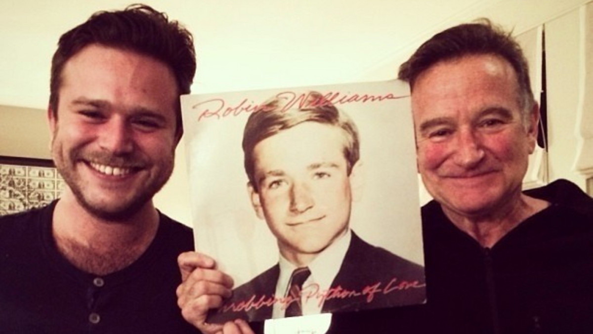 Niemal pięć lat po samobójczej śmierci Robina Williamsa najstarszy syn aktora, Zachary wziął udział w kampanii "Faces of Fortitude" (twarze hartu ducha), która ma stworzyć "bezpieczne miejsce dla tych, którzy zostali dotknięci samobójstwem".